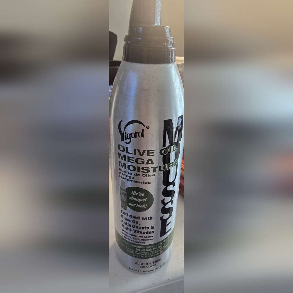 Olive Oil Mega Moisture Mousse - Silver and Black